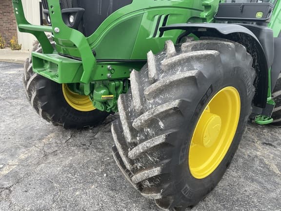 Image of John Deere 6175M equipment image 4