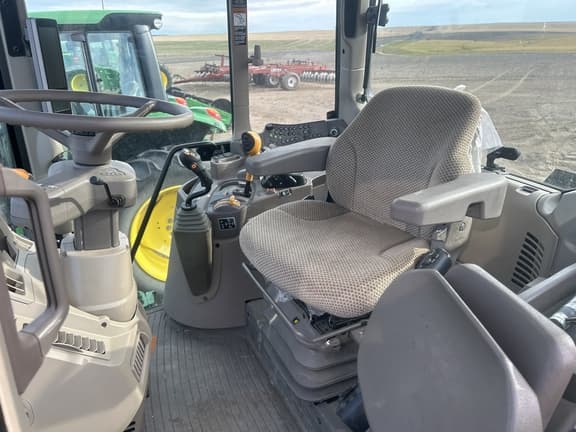Image of John Deere 6175M equipment image 4