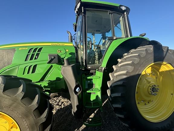 Image of John Deere 6175M equipment image 3