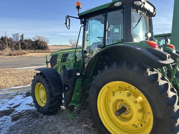 Image of John Deere 6175M equipment image 3