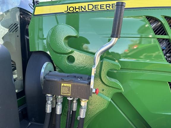 Image of John Deere 6175M equipment image 4