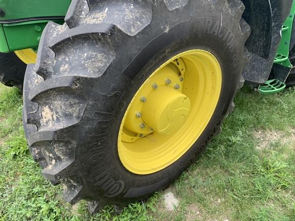 Image of John Deere 6175M equipment image 3