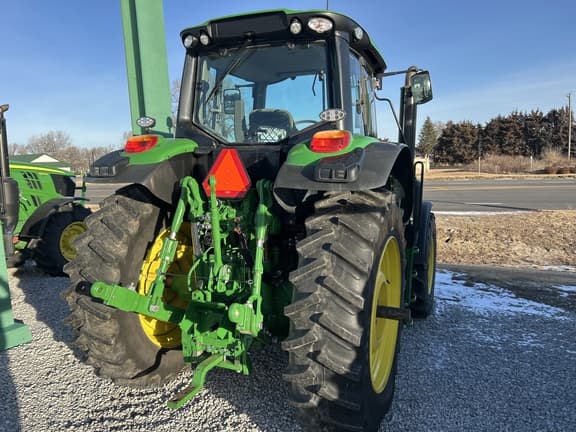 Image of John Deere 6175M equipment image 3