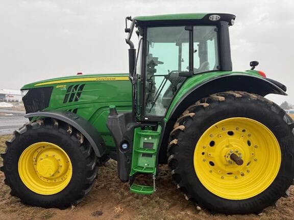 Image of John Deere 6195M equipment image 1