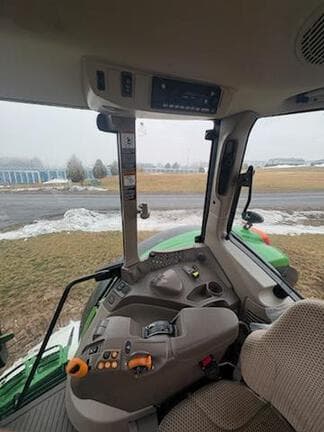 Image of John Deere 6195M equipment image 4