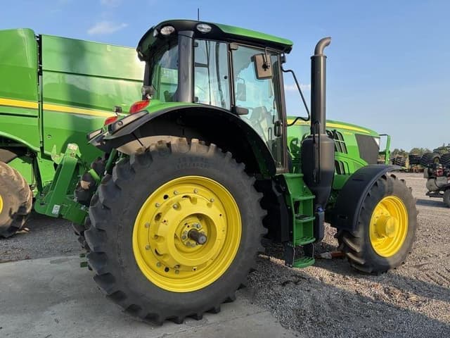 Image of John Deere 6195M equipment image 2
