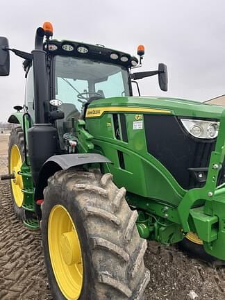 Image of John Deere 6215R equipment image 1