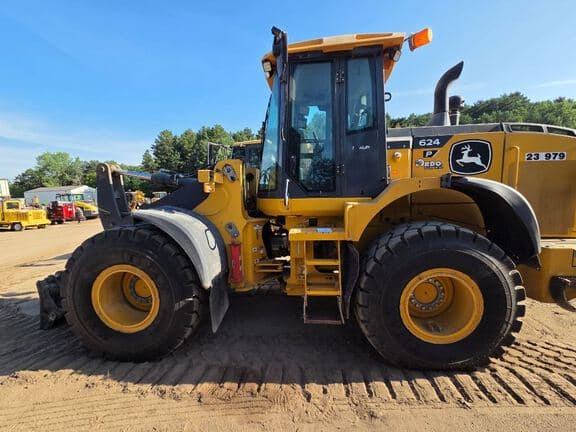 Image of John Deere 624P Primary image