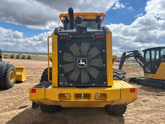Image of John Deere 624P equipment image 3