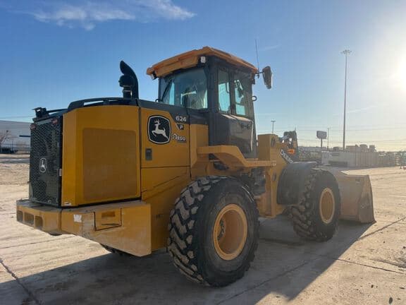 Image of John Deere 624P equipment image 4