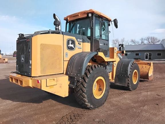 Image of John Deere 624P equipment image 3