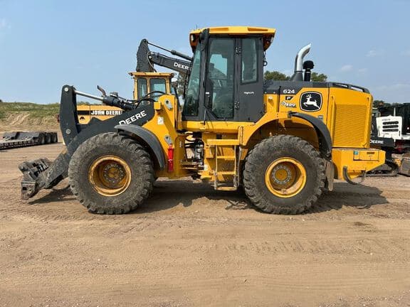 Image of John Deere 624P equipment image 1
