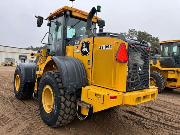 Image of John Deere 624P equipment image 2