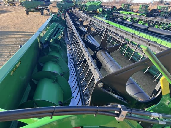 Image of John Deere 630F equipment image 4