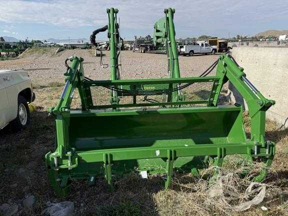 Image of John Deere 640R equipment image 1