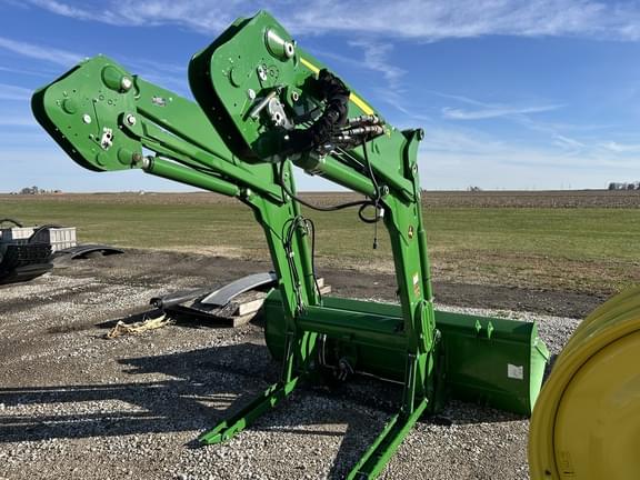 Image of John Deere 640R equipment image 3