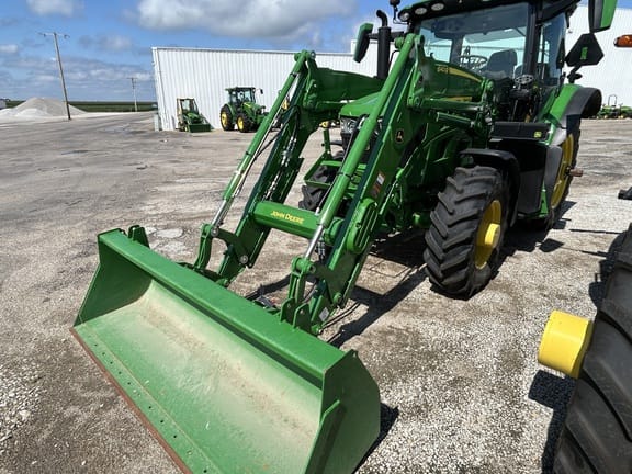 2024 John Deere 640R Equipment Image0