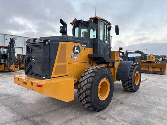Image of John Deere 644G equipment image 4