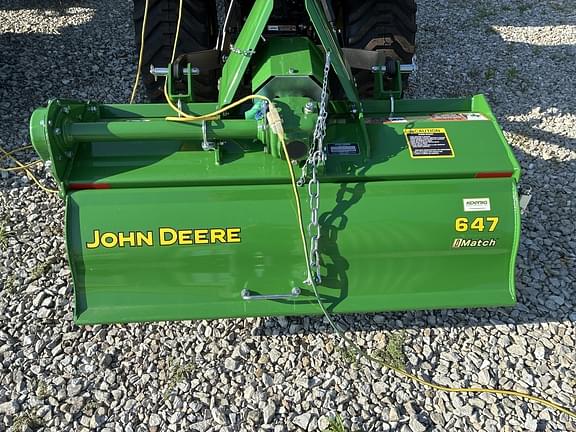 Image of John Deere 647 Image 0