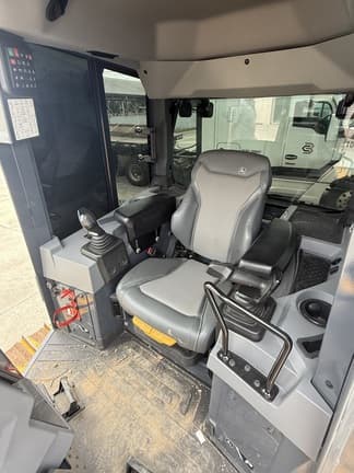 Image of John Deere 650P equipment image 4