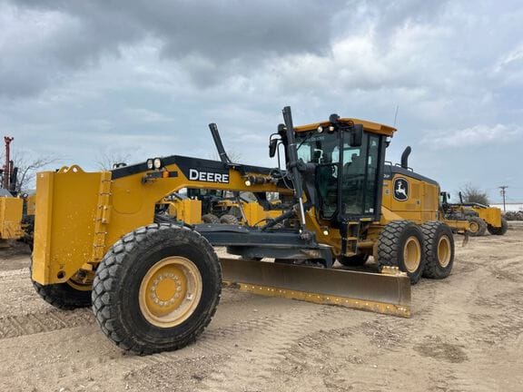 2024 John Deere 672G Equipment Image0