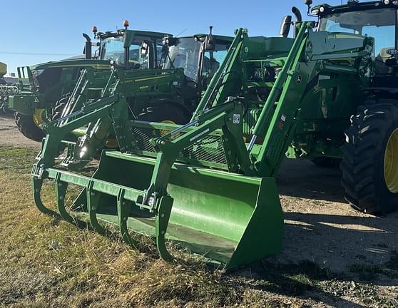 Image of John Deere 680R equipment image 1