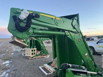 Main image John Deere 680R