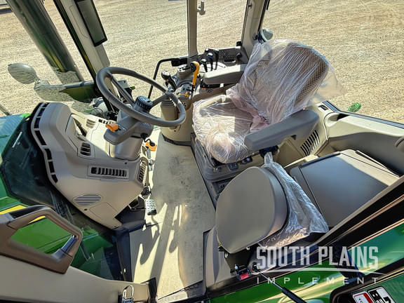 Image of John Deere 6M 165 equipment image 4