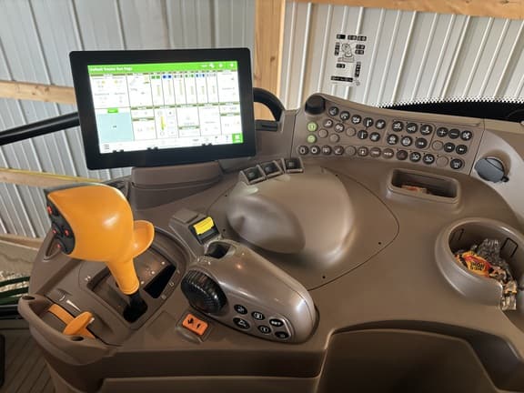 Image of John Deere 6R 110 equipment image 4