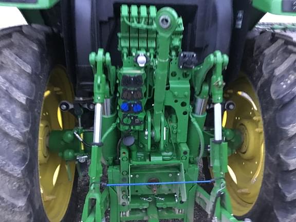 Image of John Deere 6R 110 equipment image 2