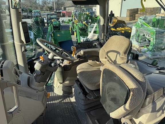 Image of John Deere 6R 120 equipment image 3