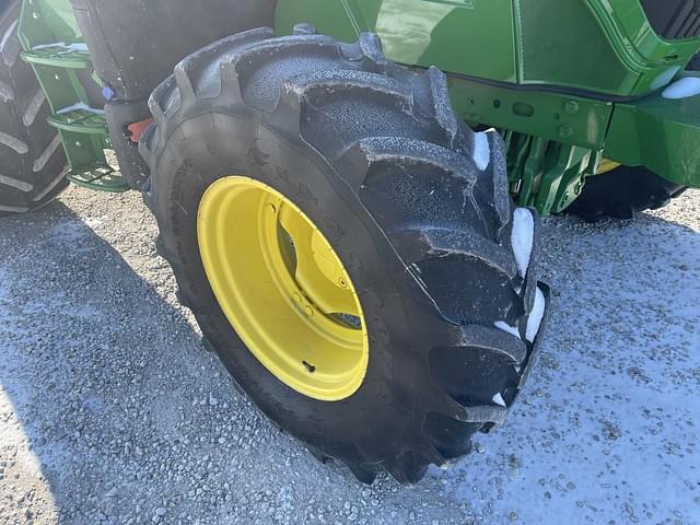 Image of John Deere 6R 130 equipment image 4