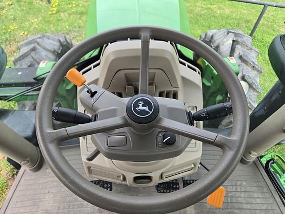 Image of John Deere 6R 130 equipment image 3