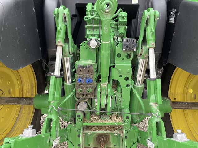 Image of John Deere 6R 130 equipment image 4