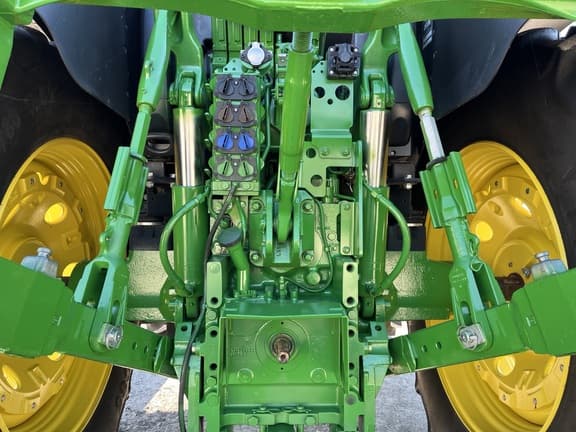 Image of John Deere 6R 145 equipment image 4