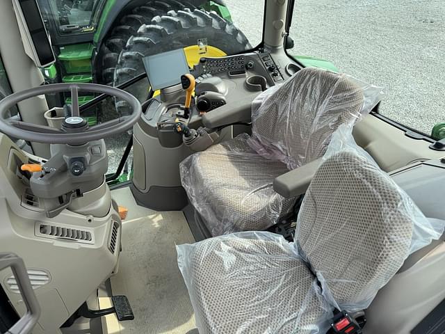 Image of John Deere 6R 145 equipment image 4
