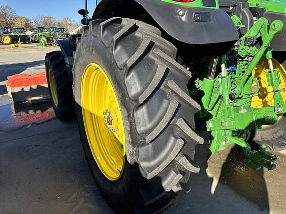 Image of John Deere 6R 155 equipment image 4