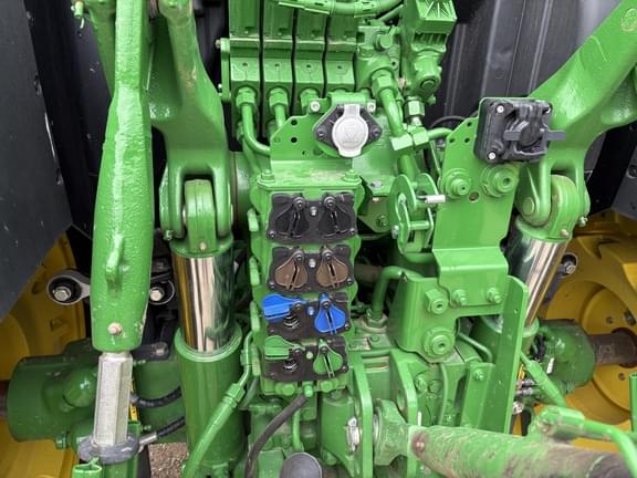 Image of John Deere 6R 155 equipment image 4
