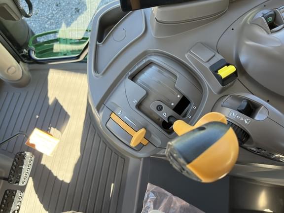 Image of John Deere 6R 155 equipment image 2