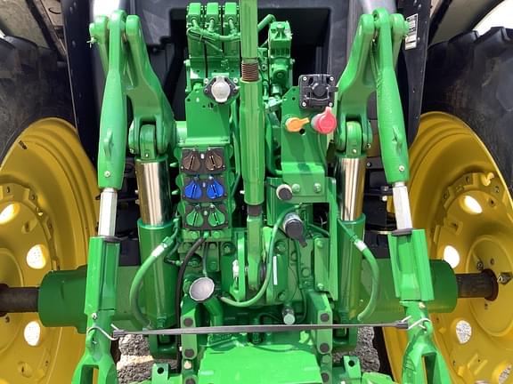 Image of John Deere 6R 155 equipment image 3