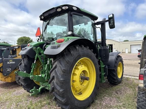 Image of John Deere 6R 165 equipment image 2