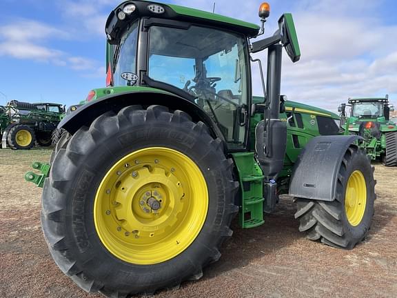 Image of John Deere 6R 165 equipment image 4