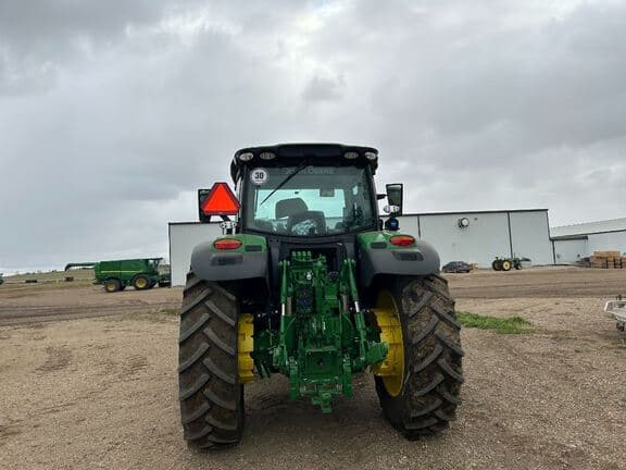 Image of John Deere 6R 165 equipment image 2