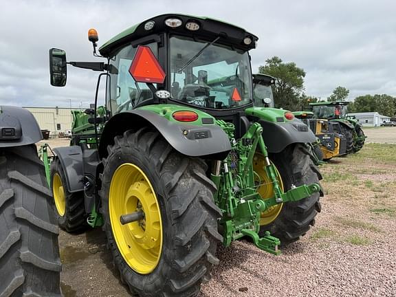 Image of John Deere 6R 165 equipment image 2
