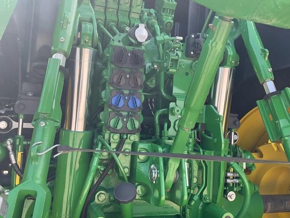 Image of John Deere 6R 175 equipment image 4