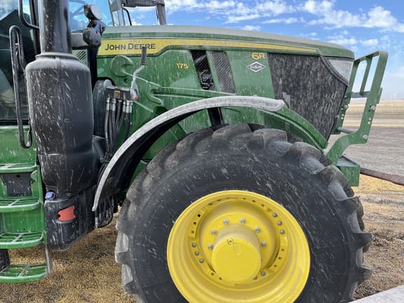 Image of John Deere 6R 175 equipment image 4