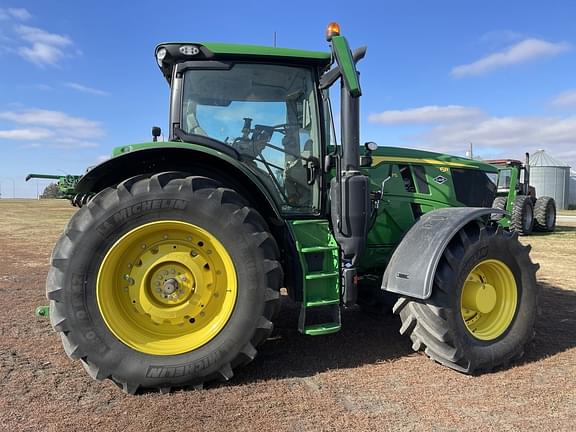 Image of John Deere 6R 175 equipment image 4