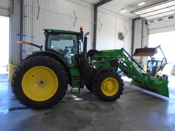 Image of John Deere 6R 175 equipment image 4