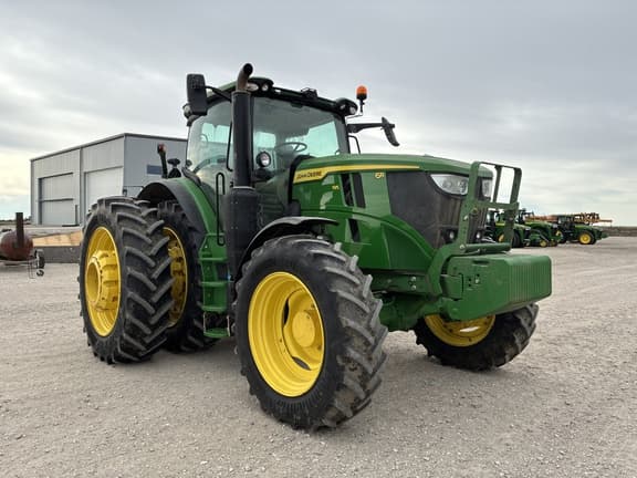 Image of John Deere 6R 195 equipment image 4