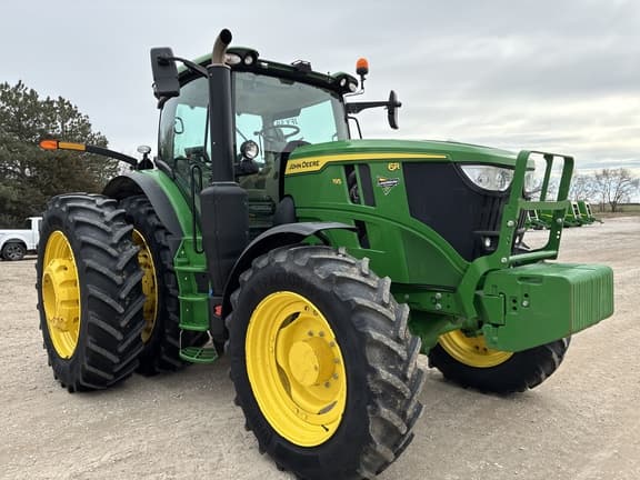 Image of John Deere 6R 195 equipment image 4